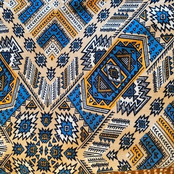 0484 LuLaRoe Size T & C Leggings Blue and Yellow Zigzag Print New - Picture 2 of 5
